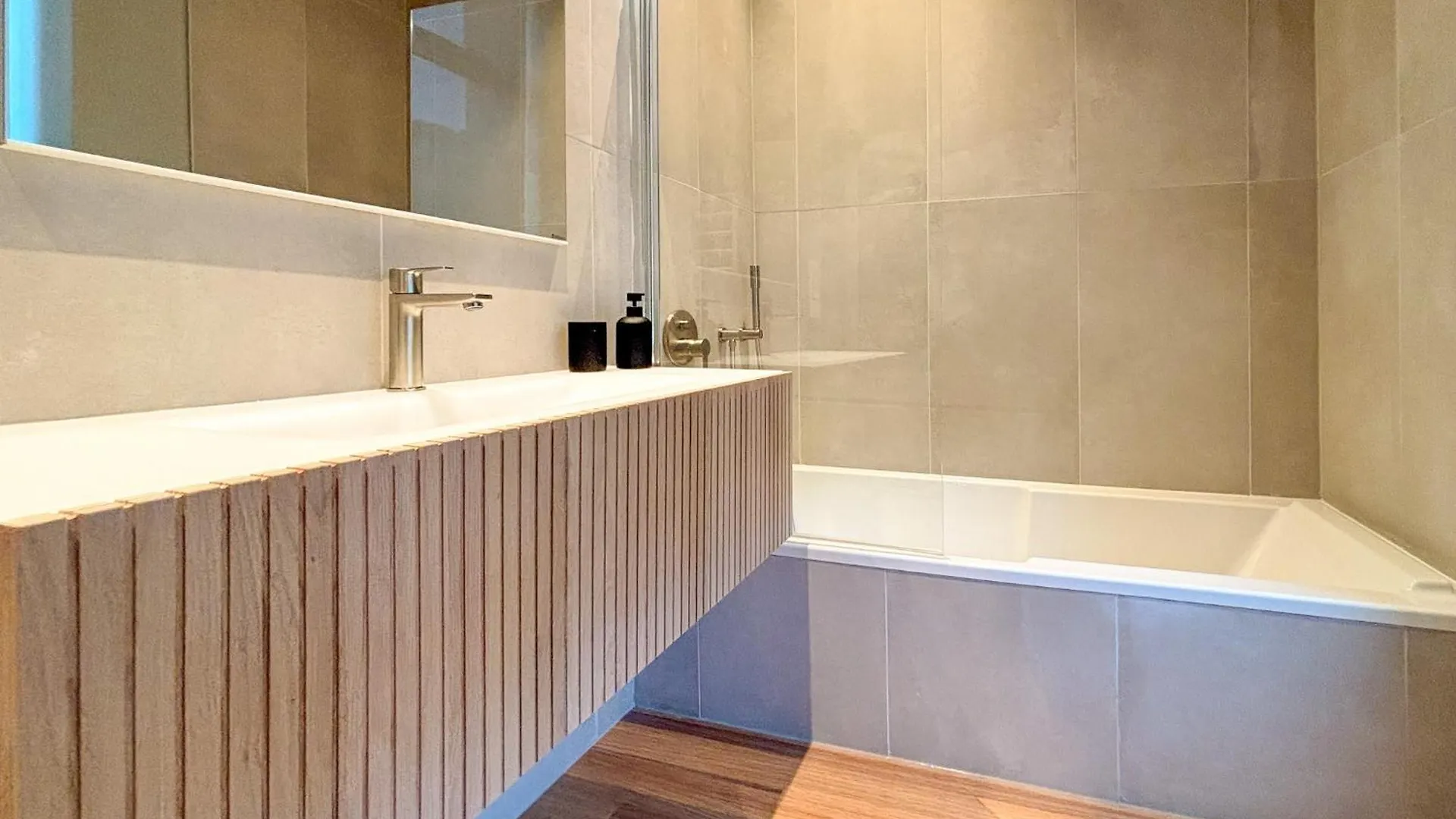 Rouzic T4, Luxury 4 Bedroom Apartment Breathtakin Trébeurden 0*,